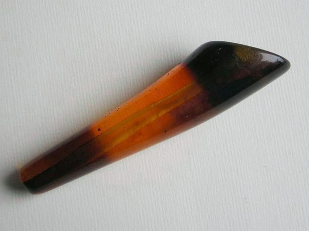Amber cigarette pipe – (8728)